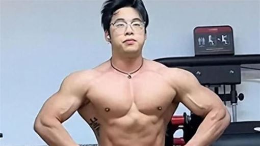 嘴唇發紫被忽略！26歲健美網紅睡夢中離世