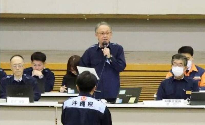 沖繩縣知事玉城鄧尼在推演開始前致辭。（沖繩縣廳）