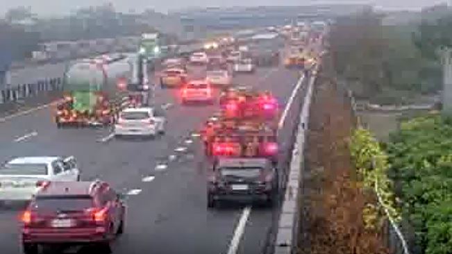 國道一號南向201.4公里處彰化路段，今天（30日）上午發生追撞事故，車流回堵約1公里。（圖／翻攝自高公局網站）