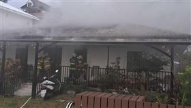 台東,鐵皮屋,消防局,火警,裝潢家俱,火災。（圖／翻攝畫面）