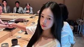  嚴珮瑜外型亮眼帶點成熟感。（圖／翻攝自IG)