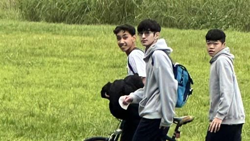 宜蘭國中,河濱公園,土坡場,長者昏倒,救護車。（圖／翻攝宜蘭國中臉書）