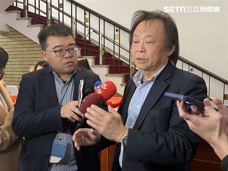 王世堅認為「小時候胖不是胖」，等候選人就定位了，民調就會不一樣（圖／記者劉秀敏攝影）