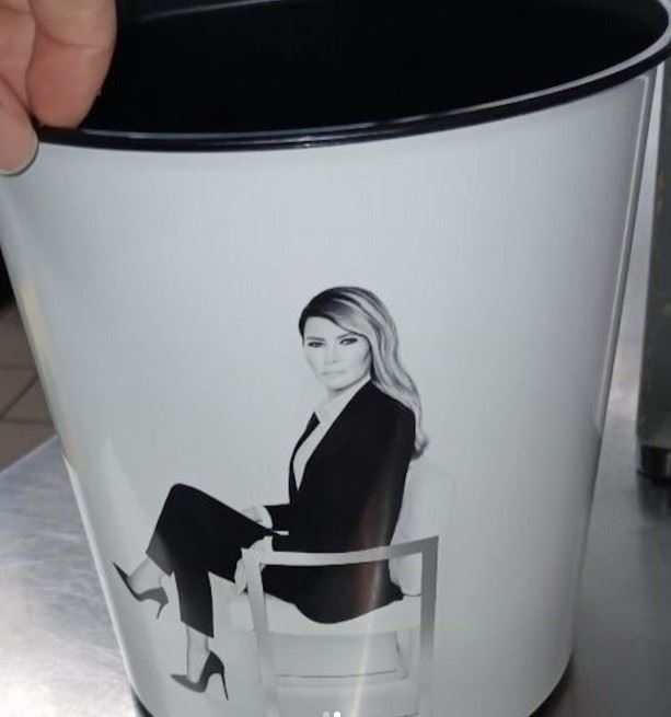 「梅蘭妮亞限定版爆米花桶」不僅是觀影周邊收藏品，也象徵電影宣傳策略的一部分。（圖／翻攝自Consequence Daily IG）