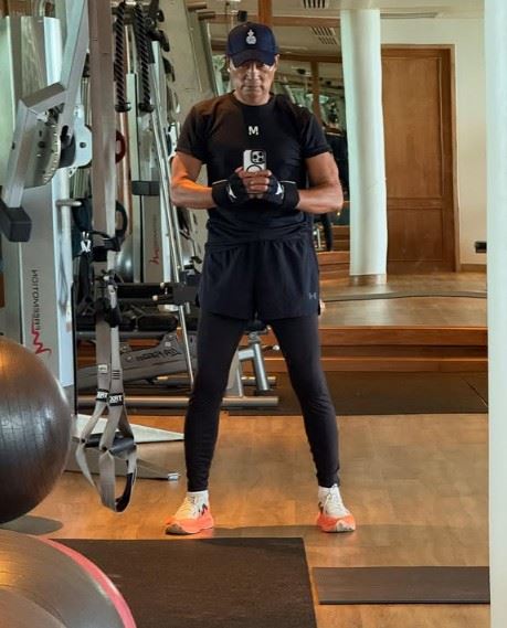 網友讚嘆任達華的保養與氣質:「70歲你敢信?」。(圖/翻攝自任達華IG)