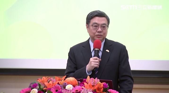 卓榮泰讚顯示器產業是經濟發展重要支柱