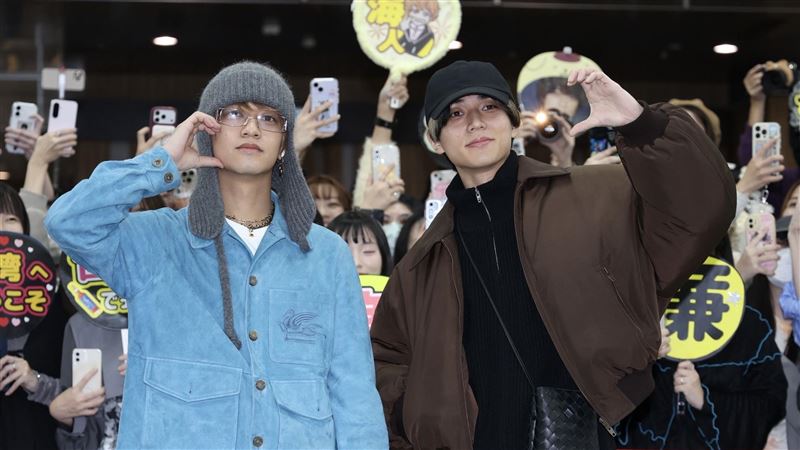 King&Prince男神來了 百名粉絲熱情接機