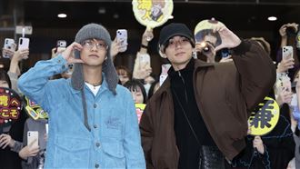 King＆Prince男神來了　百名粉絲熱情接機