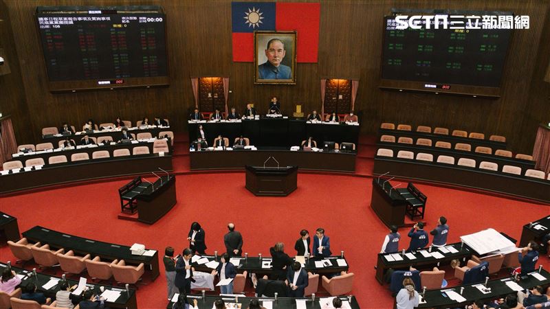 不只卡預算 他:藍將表決黨產、貪污無罪