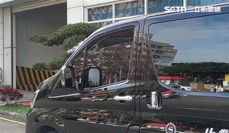 接駁車司機怨童太吵!二寶媽1家慘遭丟包