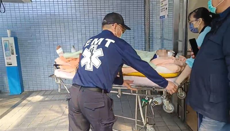 肇事駕駛表示，當時張嫌突然闖入車道，他來不及煞車才撞上。(圖／翻攝畫面)