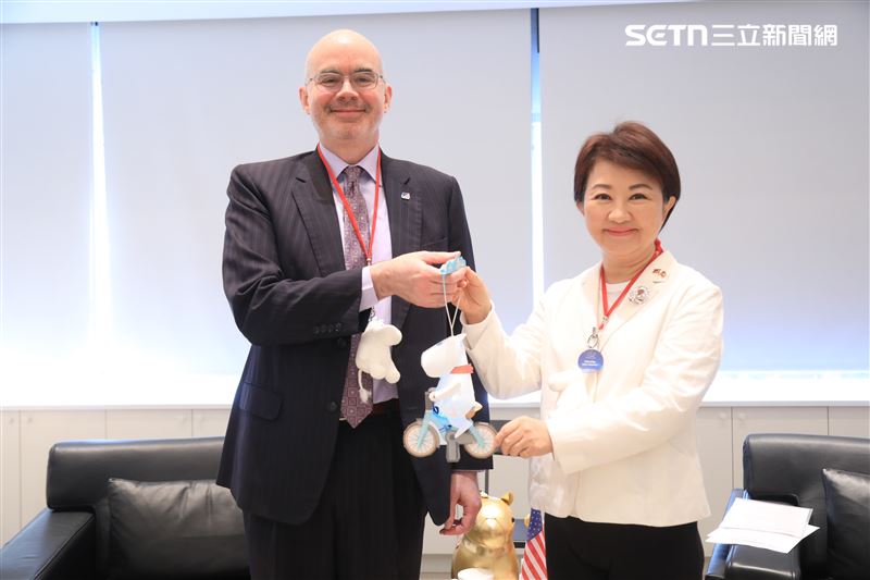 AIT谷立言訪台中 盧秀燕盼深化與美合作