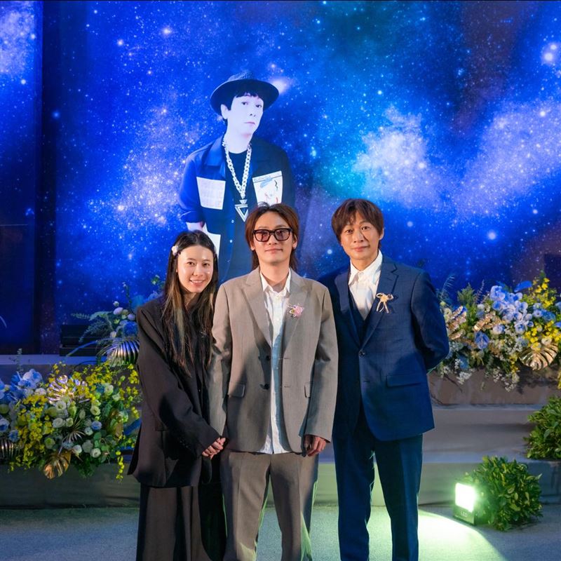 吳建恆擔任曹西平主持人，與曹西平乾兒子小俊、女友留下合影。（圖／翻攝自臉書）