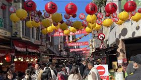 台北迪化街年貨大街農曆春節前夕，台北迪化街年貨大街擠滿採買人潮。圖為1月12日台北迪化街年貨大街畫面。中央社記者李雅雯攝  114年1月28日