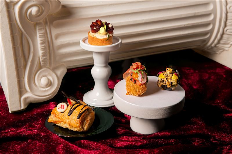 台北萬豪「魔幻巧刻」雙人下午茶-四款鹹點。（圖／飯店旅宿業者提供）