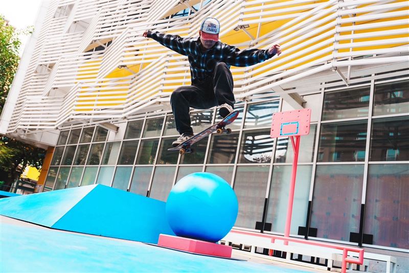 泰山運動中心讓滑板運動以專業安全且友善的方式進到運動中心場館。（圖／新北市政府提供）