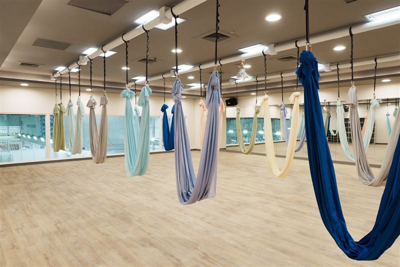 泰山運動中心新增空中瑜珈課程。（圖／新北市政府提供）