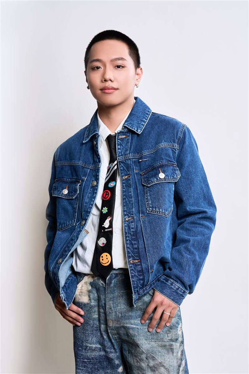 小歐推出新歌〈愛你有多深〉致敬鄧麗君。（圖／踢帕娛樂提供）