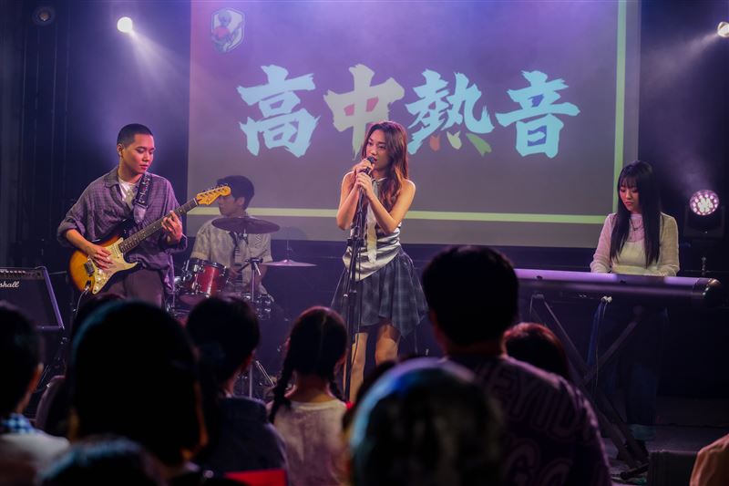 小歐客串演出戲劇《轉過頭，我幫你擦眼淚》。（圖／踢帕娛樂提供）