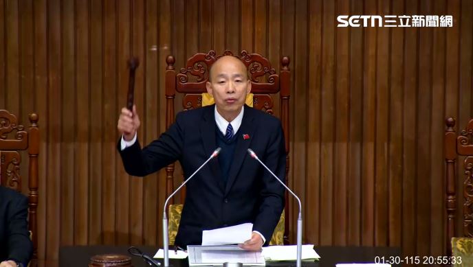 韓國瑜敲槌。（圖／翻攝畫面）