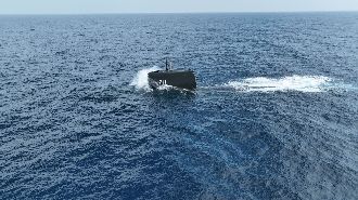 台船：海鯤持續執行淺水潛航測試