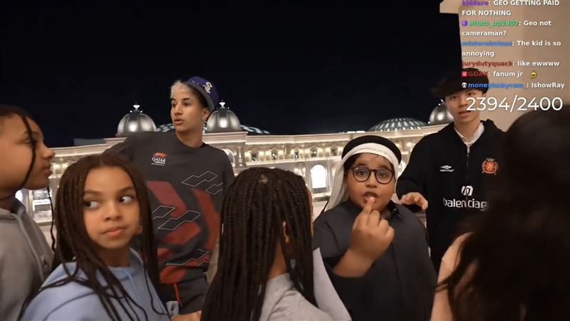 Ray 遇到卡達首富之子，認為他太有錢、吃太多了，勸對方為了健康趕快減肥。（圖／翻攝自Ray Twitch直播）