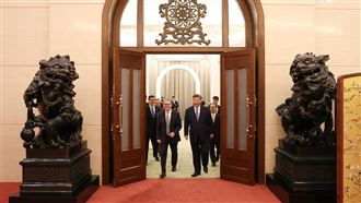 英相施凱爾與習近平在北京人民大會堂會談英國首相施凱爾（左）29日在北京人民大會堂與中國國家主席習近平（右）會談，兩人前後共處約3小時。（英國首相府提供）中央社記者陳韻聿倫敦傳真　115年1月30日