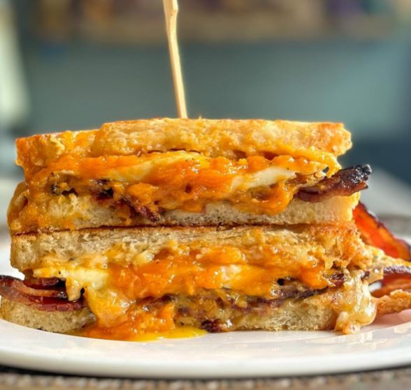 店內的烤起司三明治被點名太貴。（圖／翻攝自當事店家IG）