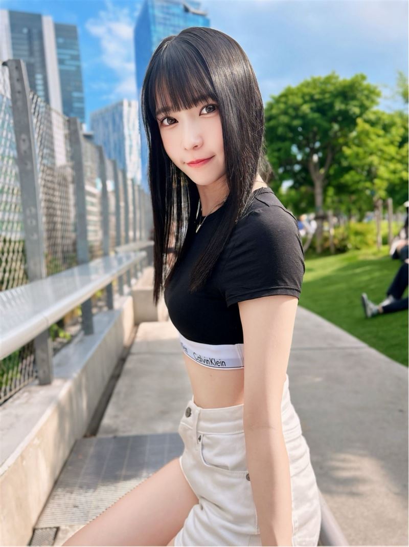 圓井萌華透露未來會以「白天的正職工作」為主，在紅龍酒店(red dragon)的班表將會大福減少。（圖／翻攝自X）