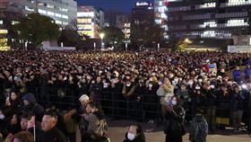 近來高市早苗在多地展開街頭演說，都吸引爆滿人潮。（圖／美聯社／達志影像）