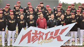 2026樂天桃猿春訓開訓，公布新球季口號「做伙」。（圖／記者劉彥池攝影）