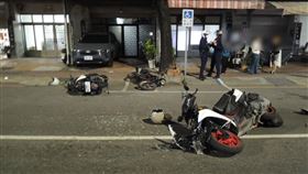 滑板,機車,連環車禍,楠梓區