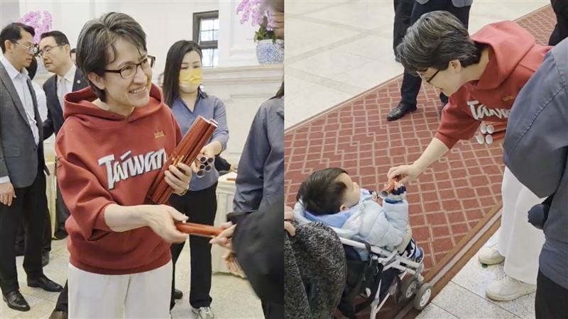 蕭美琴親發春聯拜早年 見一幕露超暖微笑