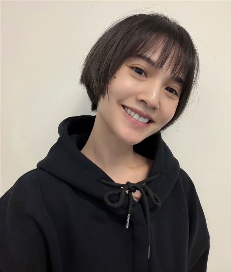 楊丞琳極短髮。（圖／翻攝自IG）