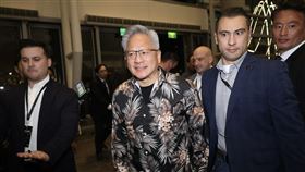 黃仁勳最害怕的5件事曝光。《黃仁勳傳》作者史帝芬．維特爆料：跟川普、中國、Gemini有關。（圖／記者鄭孟晃攝影、翻攝自NVIDIA官網、翻攝自《Financial Time》、天下文化提供）