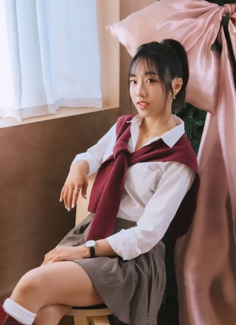 蔡佩軒日前到越南歡慶31歲生日，卻在當地突發食物中毒緊急送醫。（圖／翻攝自IG @ariel_tsai）