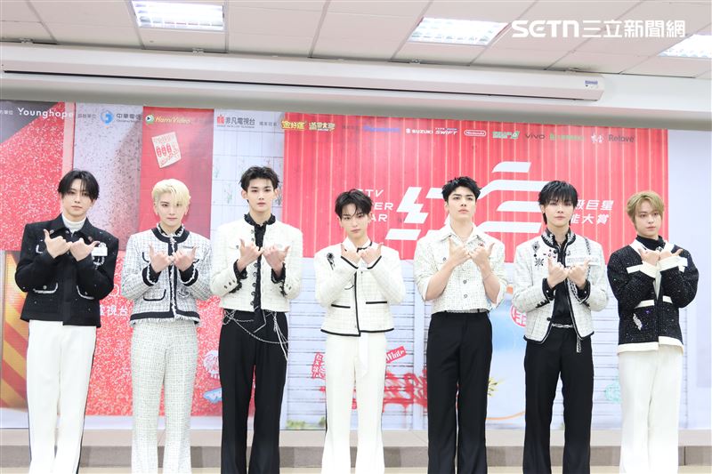 &amp;TEAM為了錄製除夕特別節目來台。（圖／記者鄭孟晃攝影）