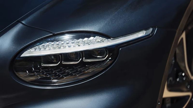 熏黑LED大燈。（圖／翻攝Bentley網站）