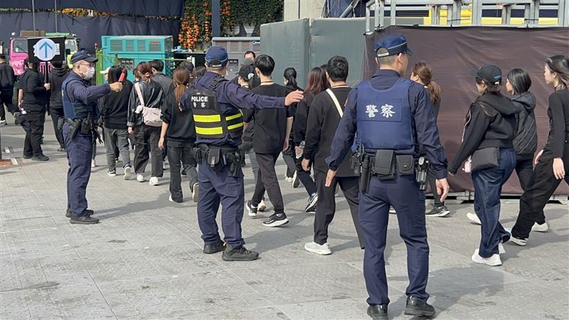 頑童台中洲際棒球場開唱!警強化警戒層級