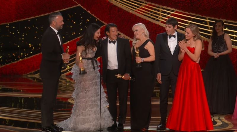 霍諾德登頂台北101前傳曝光，與妻子的愛情故事發生在2017年美國優勝美地國家公園、2019奧斯卡頒獎舞台。（圖／翻攝自2019奧斯卡頒獎典禮-最佳紀錄片）