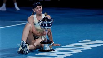 決勝盤連拿5局逆轉！　芮芭奇娜澳網封后