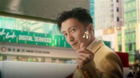 向來低調的港星謝霆鋒，近日罕見以「財神」形象現身。（圖／翻攝自New Monday IG）