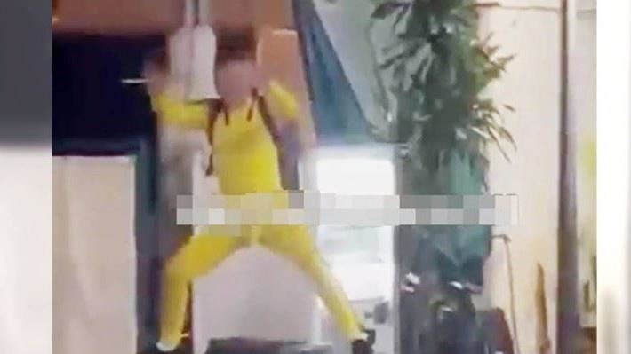 模仿李小龍太入戲 雙節棍一揮換半年刑期