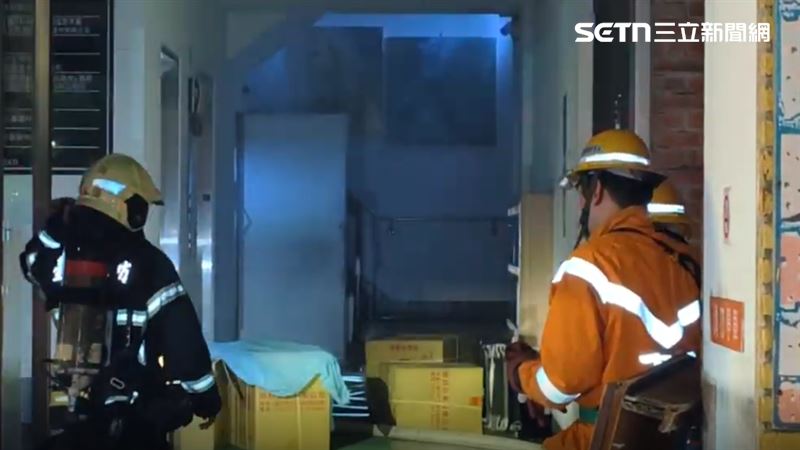 警消獲報，出動24輛消防車、2輛救護車及72人前往救援。（圖／翻攝畫面）