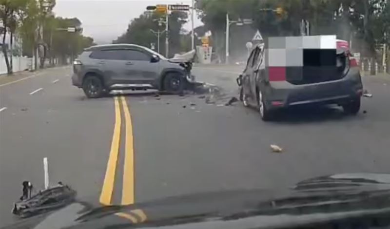 台3線驚悚對撞!休旅車「逆向衝」撞轎車