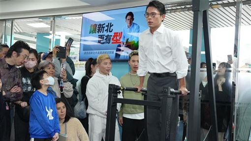 回顧黃國昌從政路　作家：背叛成習的小弟