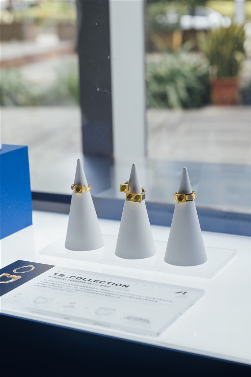 全新TR_系列黃銅戒指配件組。（圖／品牌業者提供）