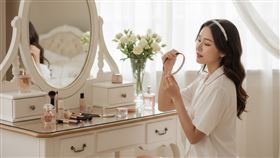 髮箍,女生,化妝,老婆,小三,恐怖情人,出門,約會,裝扮。（示意圖／AI生成）