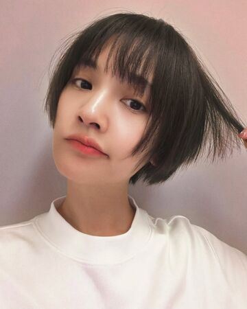 挑戰11年來最短！楊丞琳「耳下3公分」新髮型曝光。（圖／翻攝自Instagram@rainie77）