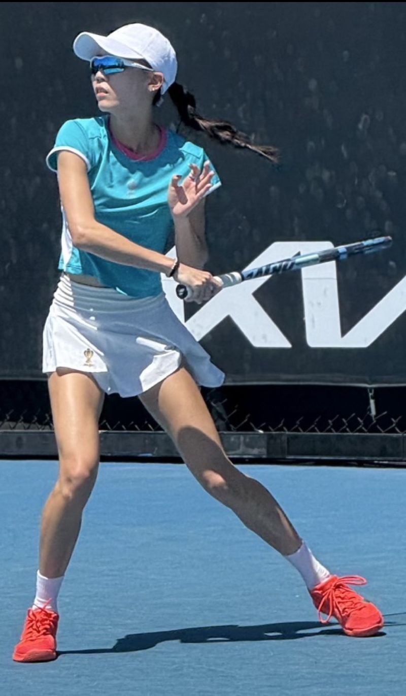 2026年澳網聽障網球邀請賽1日進行最後一天賽事，台灣好手林家文（見圖）在女單賽事榮獲季軍。（NAJA蔡再基JACKY提供）